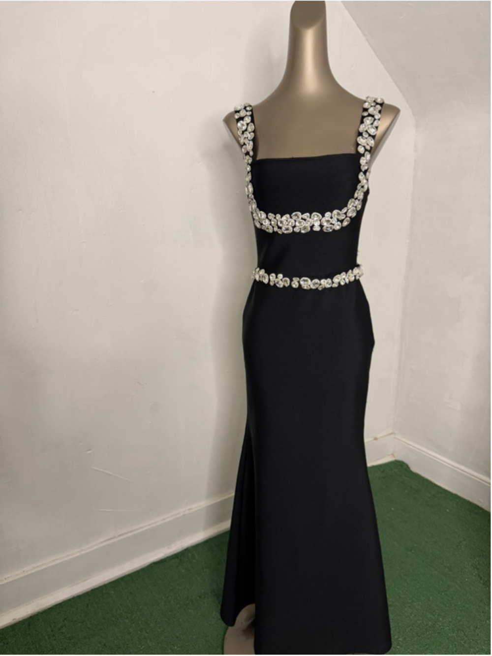 NovaLuxe Black Crystal Embellished Mermaid Evening Gown Small